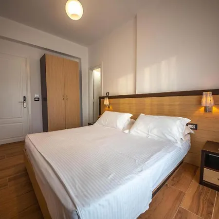 Inada Bed & Breakfast *