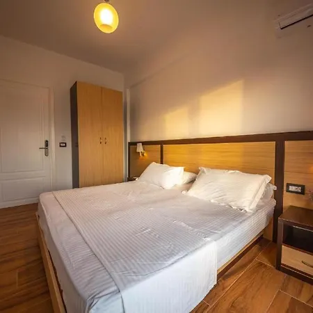 Inada Εξαμίλιο